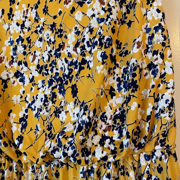 NWT! Kaileigh Tasha Knit dress in yellow floral in medium. - Picture 6 of 9